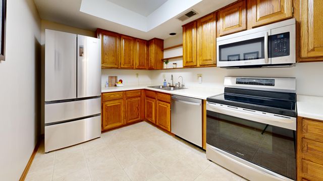 Spotless kitchen after residential cleaning service